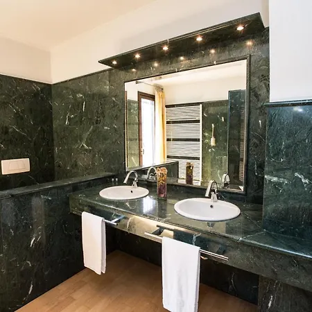 Historical In The Center Of - Larihome A02