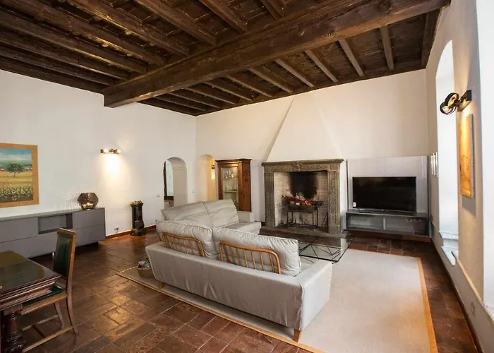 Historical In The Center Of - Larihome A02 Апартаменты *