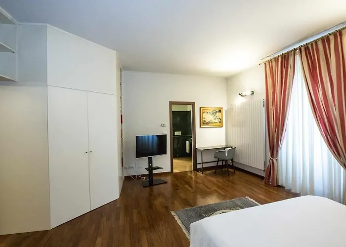 Апартаменты Historical In The Center Of - Larihome A02 *