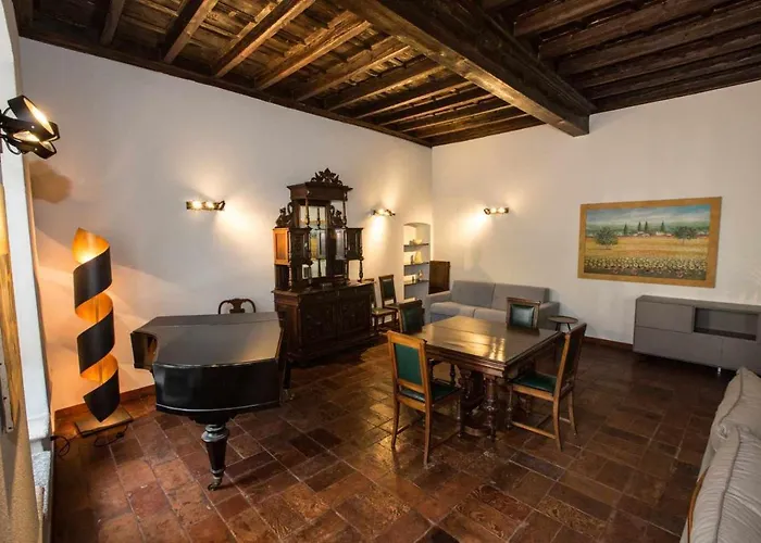 Historical In The Center Of - Larihome A02 * Граведона