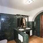 Historical In The Center Of - Larihome A02 Apartment Gravedona